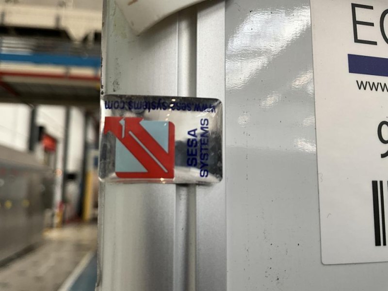 Unknown Two Sided Display White Board