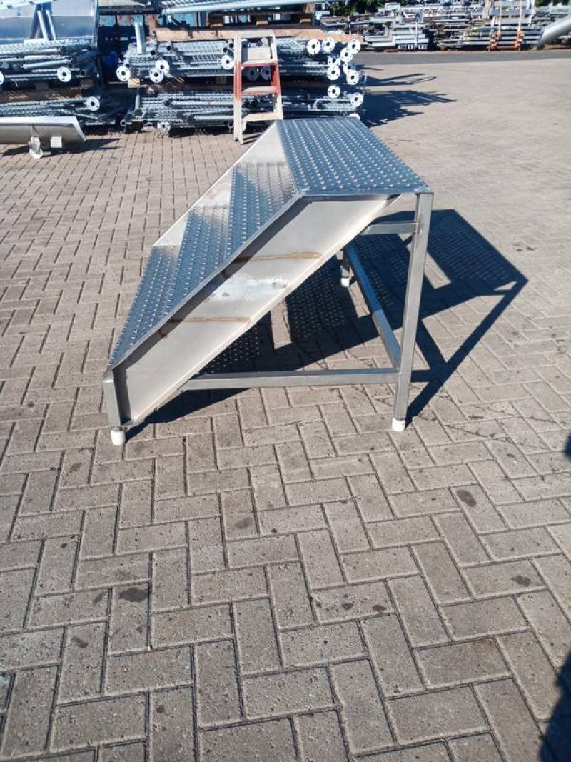 Platform/stair