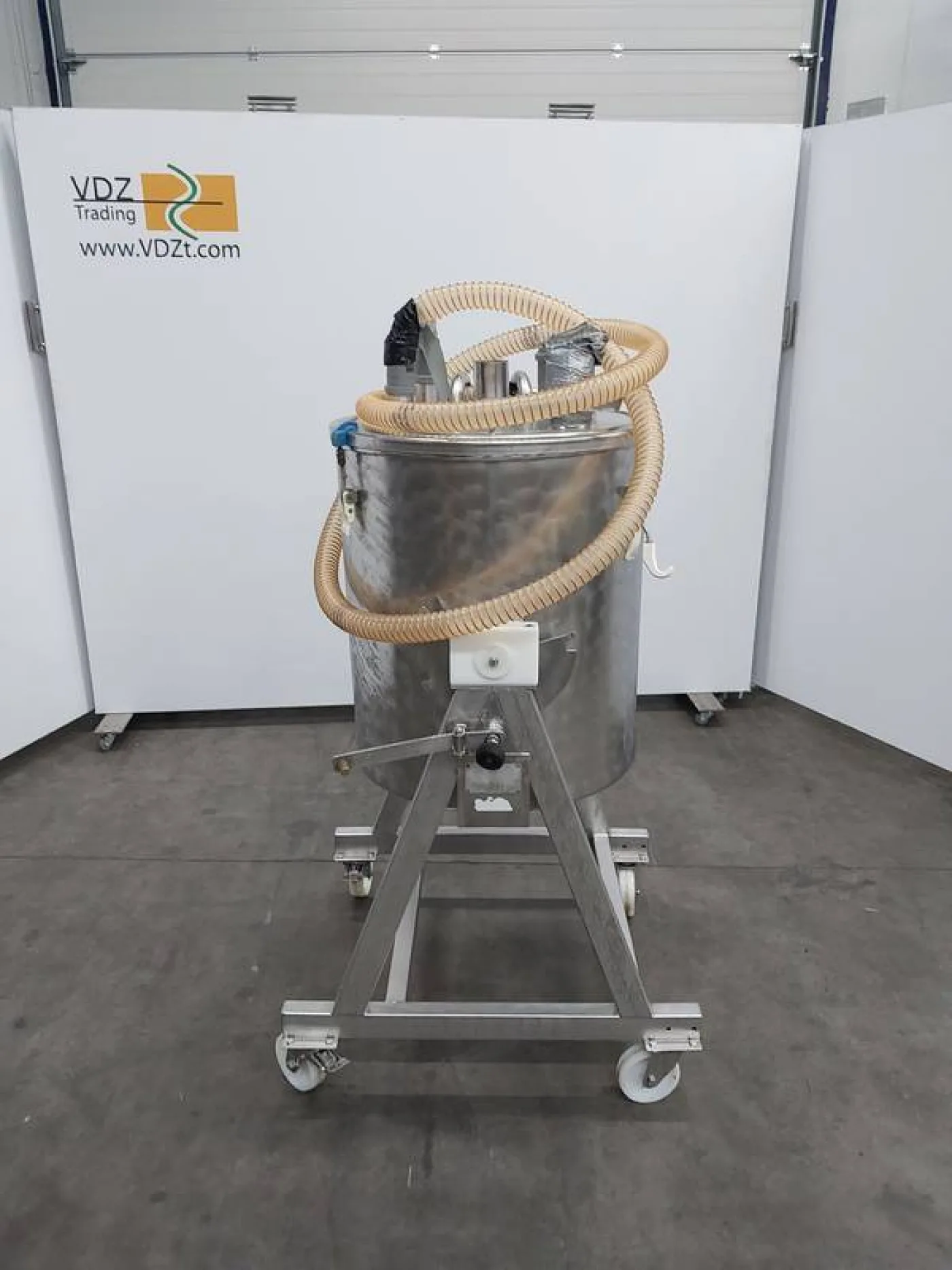 Vacuum Tank - Spinal cord removal system - 4