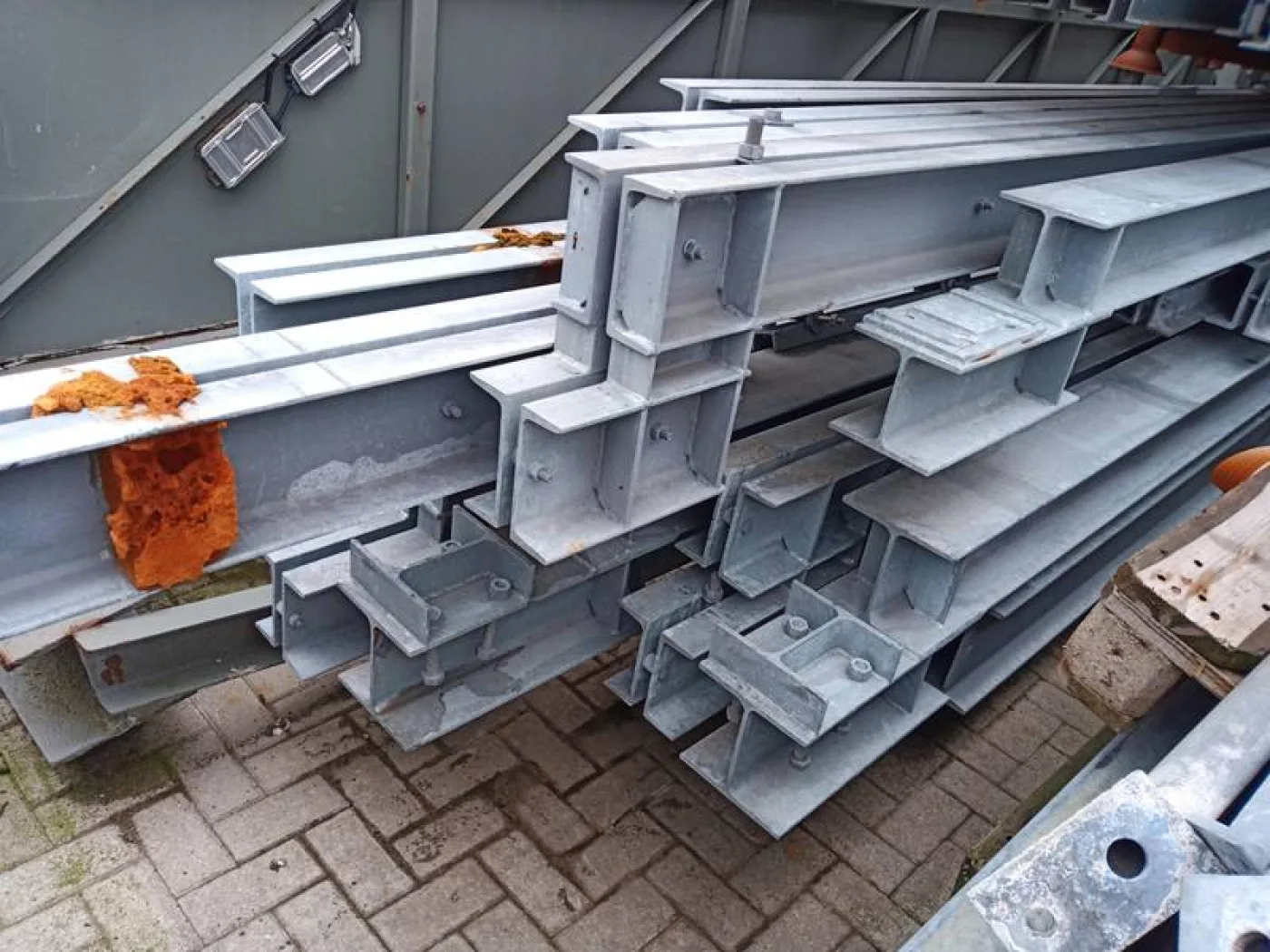 Beams galvanised - 3