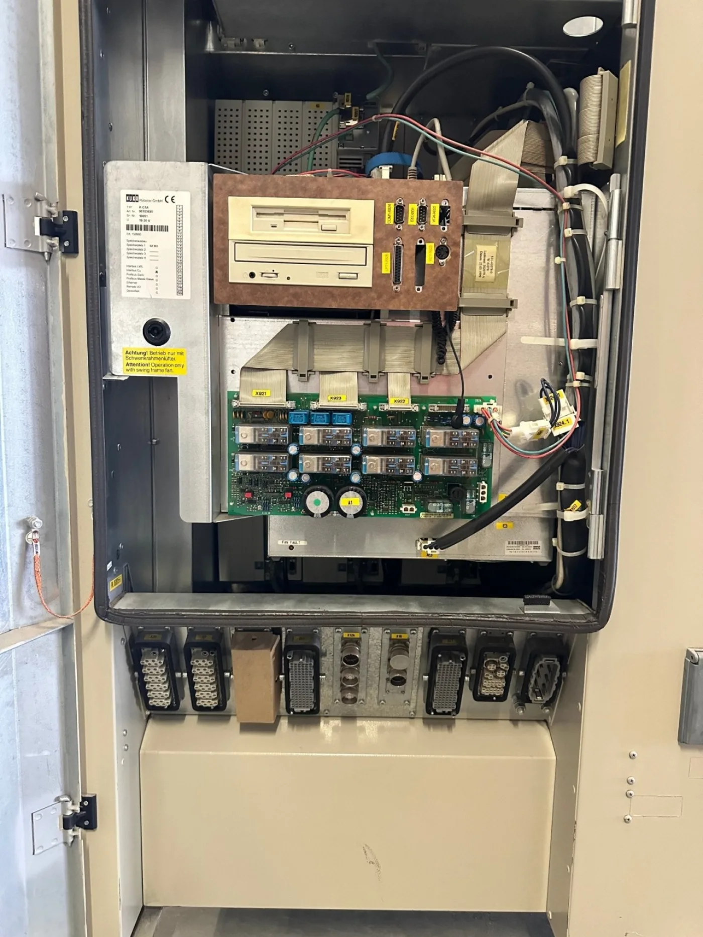 Kuka KRC1A Steuerschrank für KR350 - 3