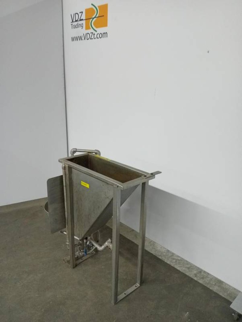 Steriliser with wash bin