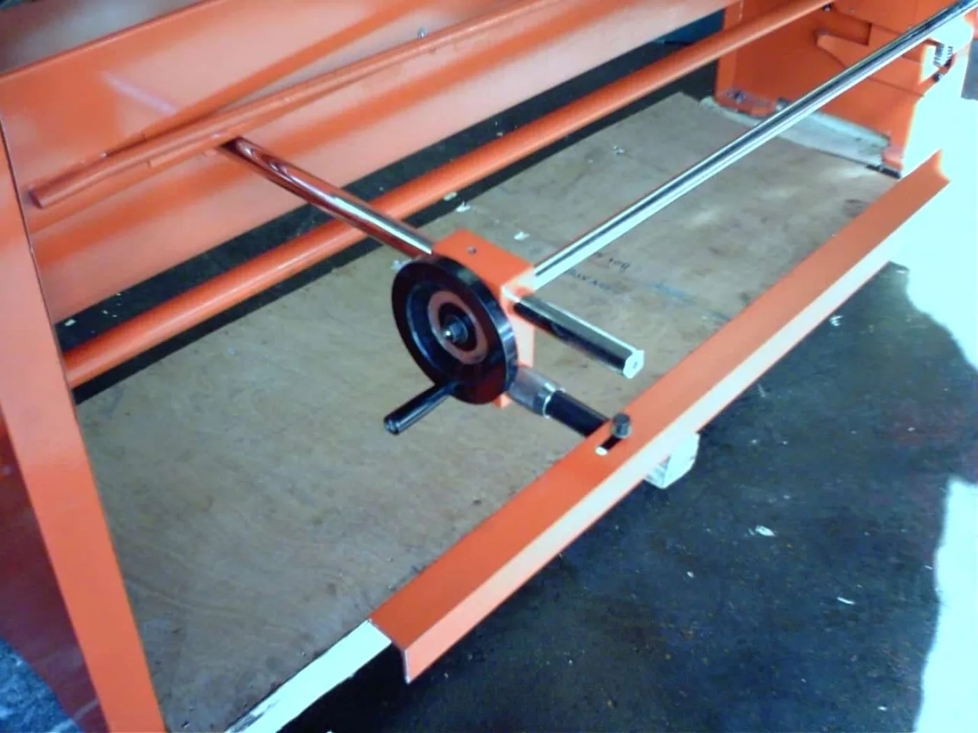 WNS Lever Guillotine 2000mm x 1.2mm Capacity - WNS - W. Neal Services Ltd - 4