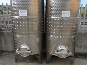 TANKS CAPACITY 1000 LITERS, STAINLESS STEEL, MODEL FLOATING TOP WITH BAND, CONICAL BOTTOM, NEW EQUIPMENT