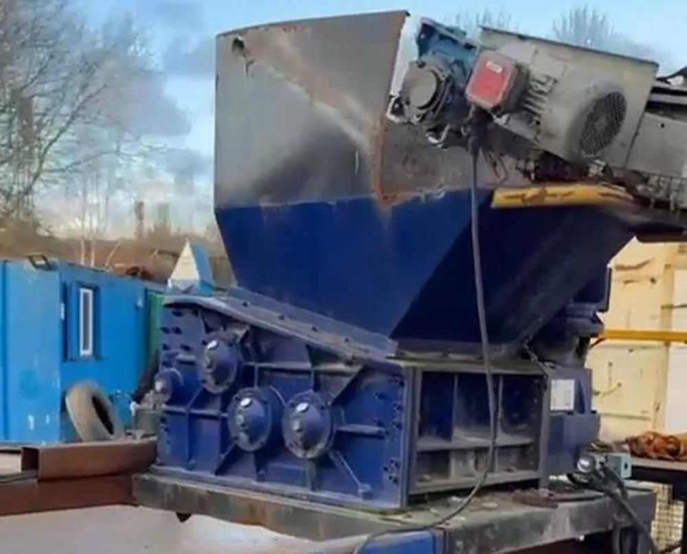 2004 Satrind Tech K7/30 Three-Shaft Shredder