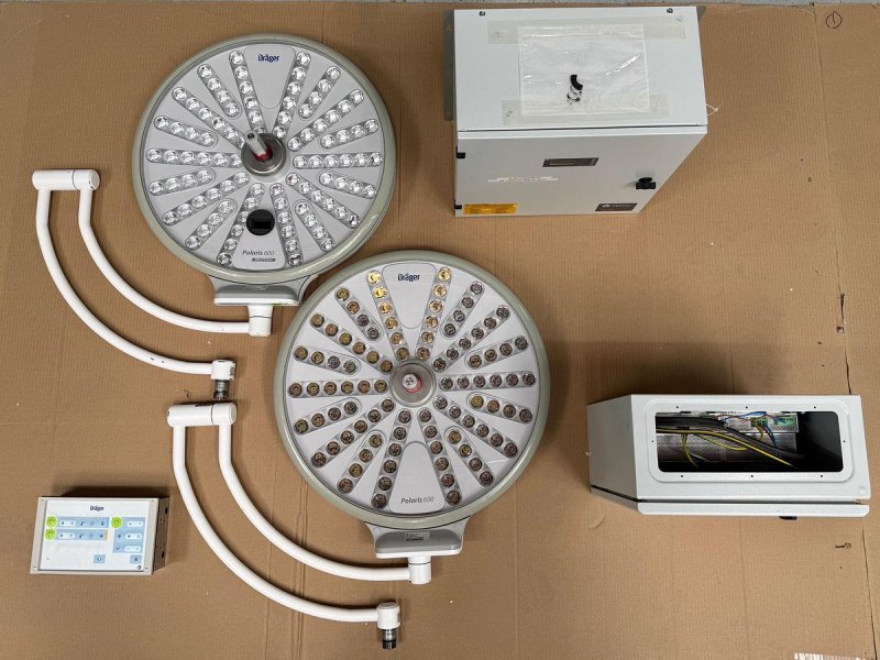 Dräger Polaris 600 MedView LED Dual Light with 24-32 Inch LCD Monitor Holder YOM: 2019