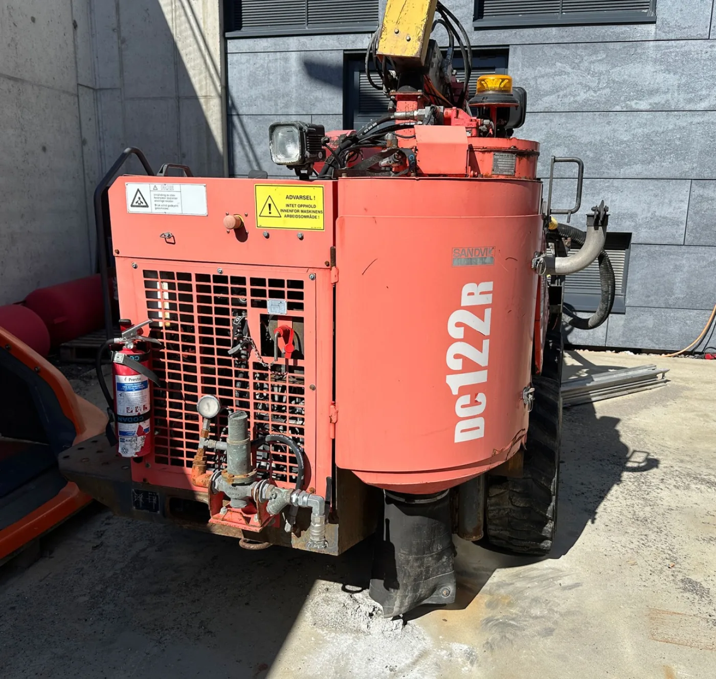 Sandvik Dino DC400Ri Rock Drill - 3