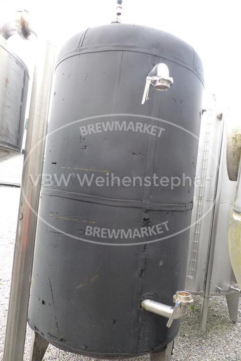 Hot water tank