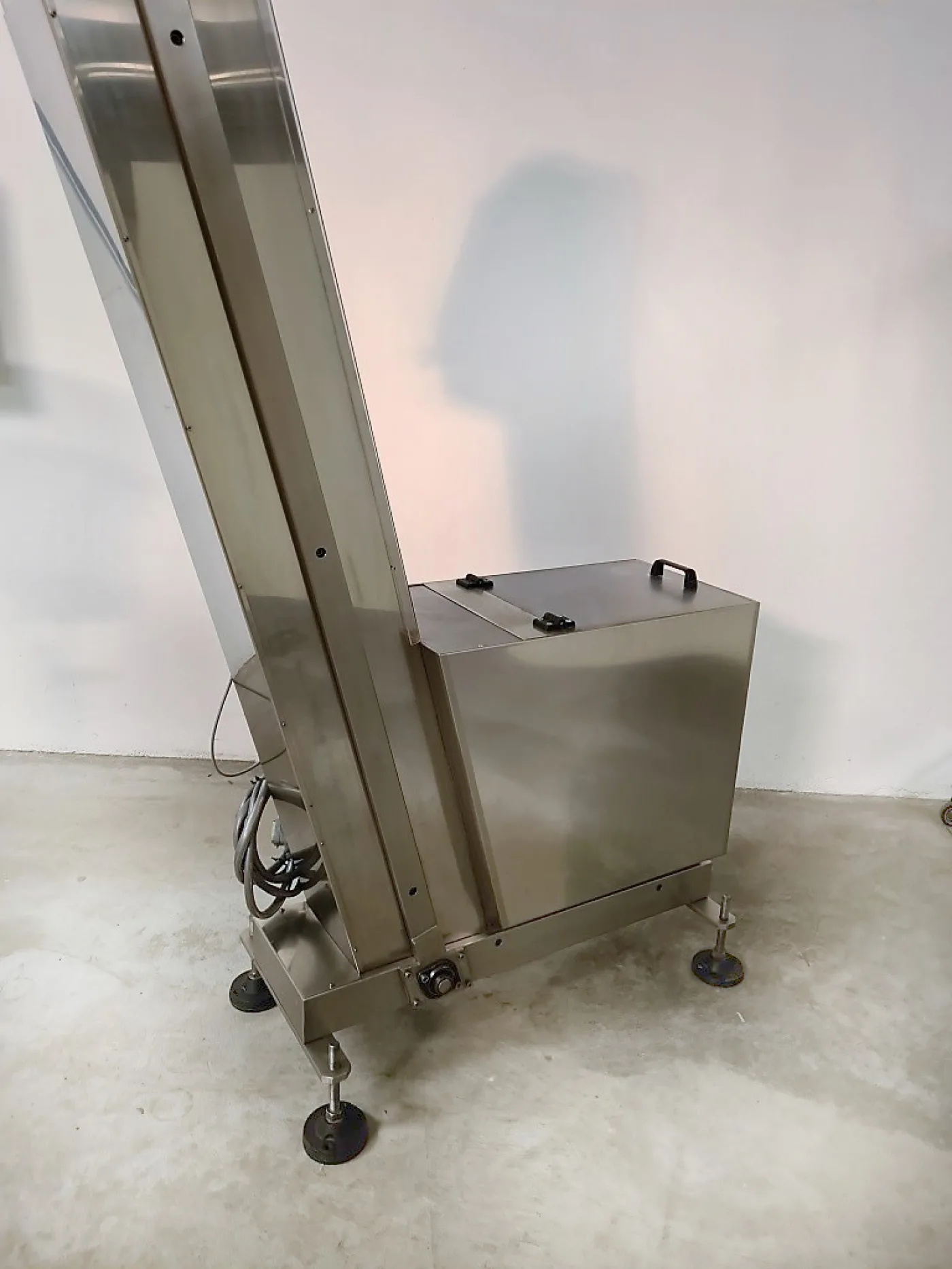ELEVATORE PER TAPPI - 3