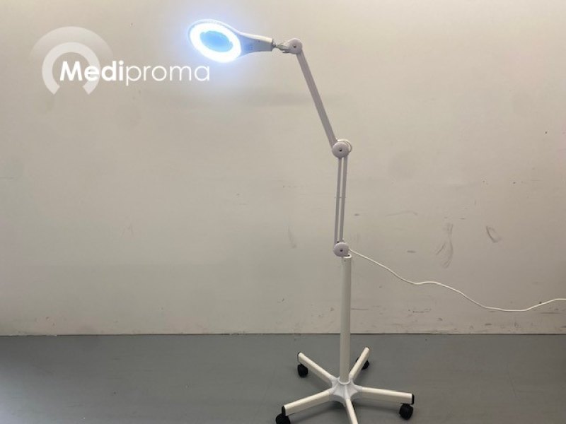 8066LED Loep