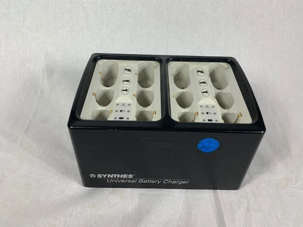 Stryker Universal Battery Charger Akkuadegerät
