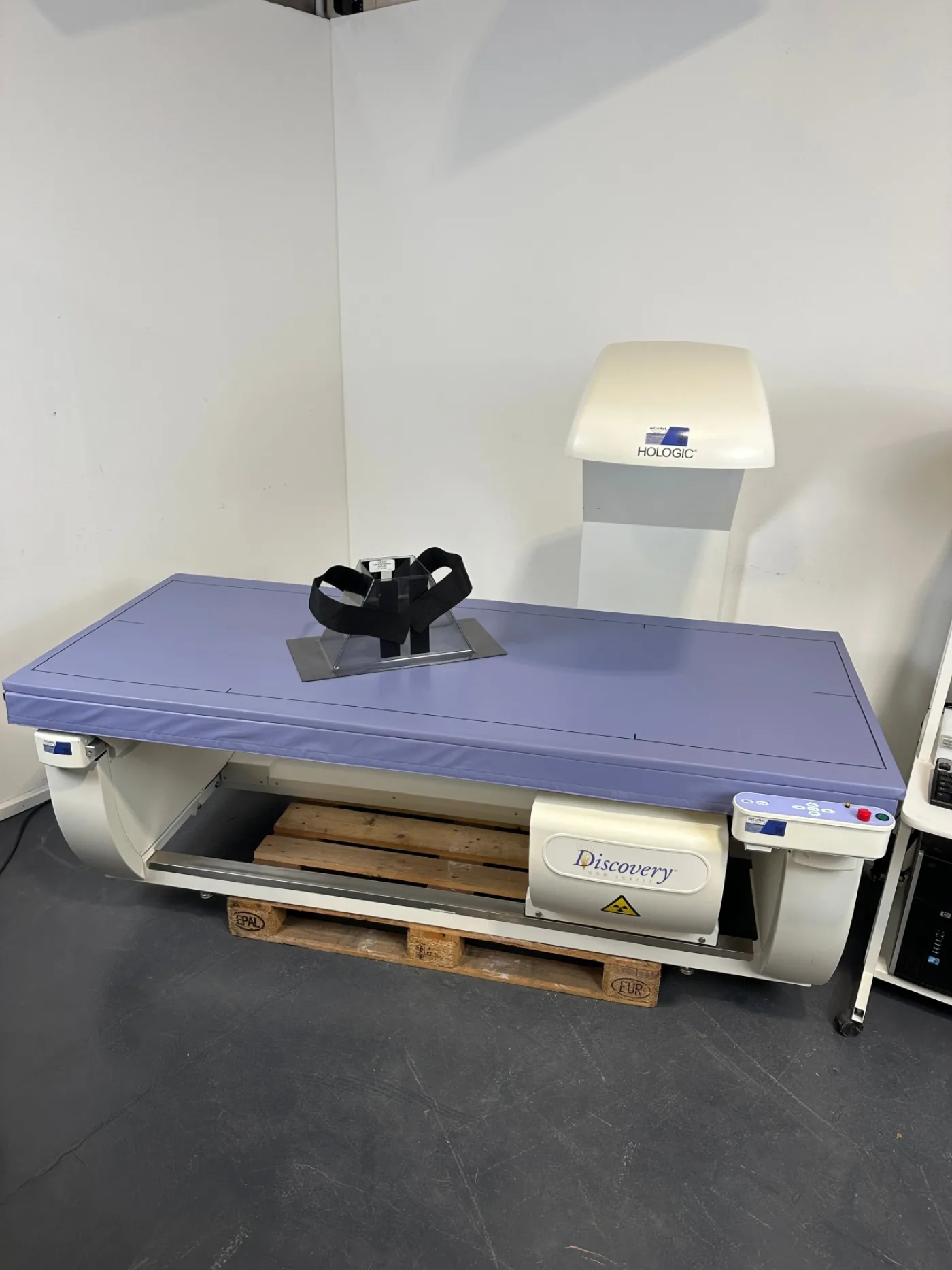 Hologic QDR Discovery Wi Röntgen Densitometer Knochendichtemessplatz - 2