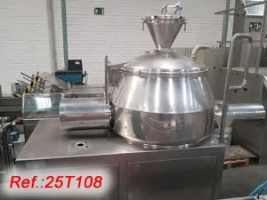 GRANULADOR DE ACERO INOXIDABLE “GLATT LABORTECNIC” DE 600 LITROS APROX. CON ESTRUCTURA Y CARGADOR DE VACÍO