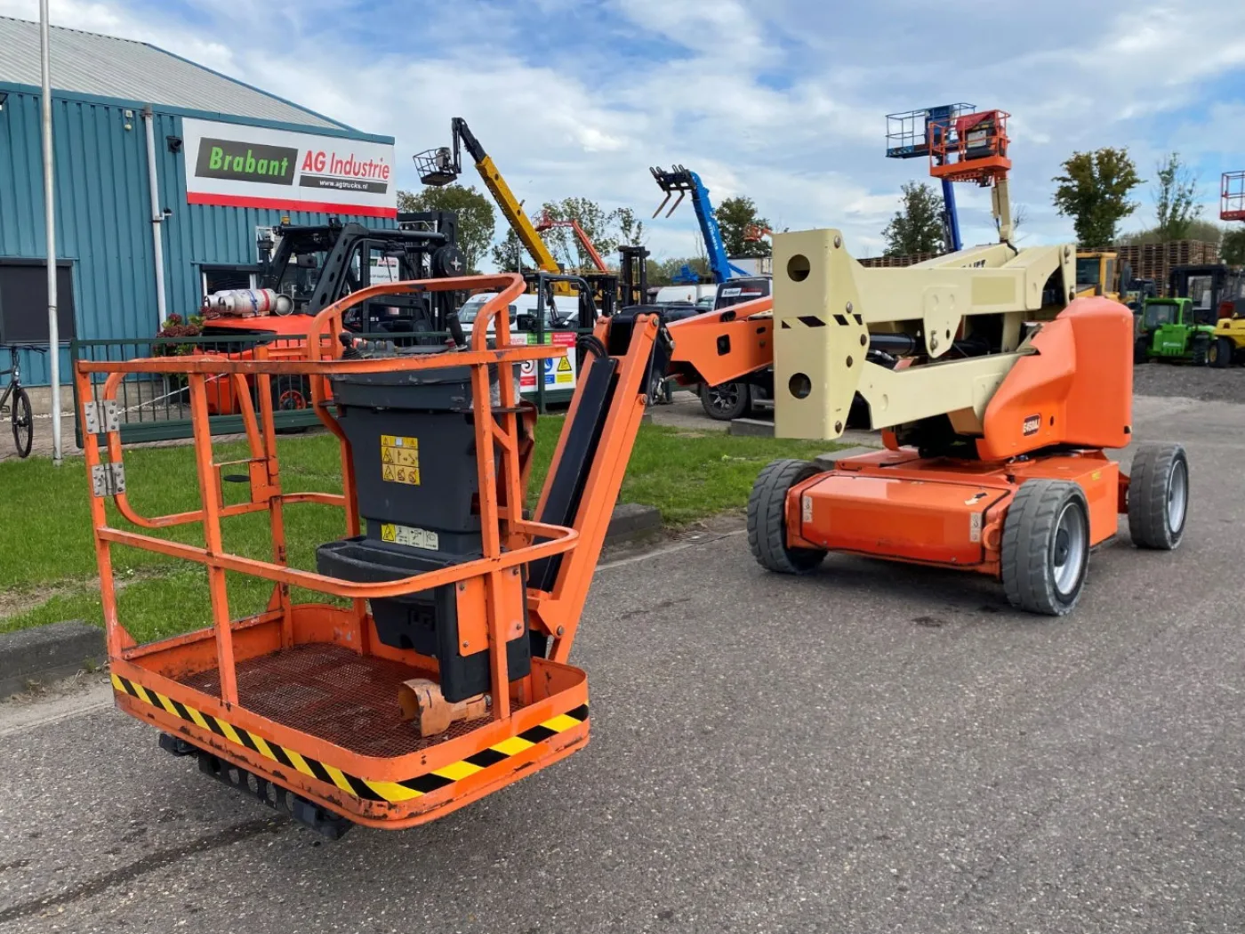 JLG E450AJ - 3