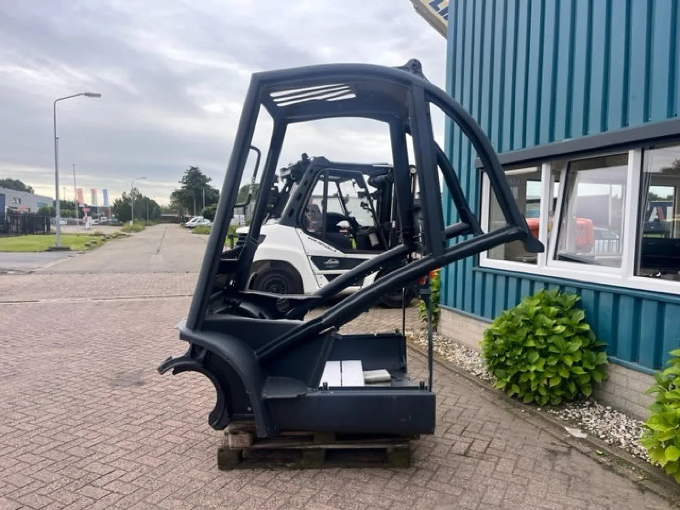 Linde CABIN CHASSIS 394 - 2