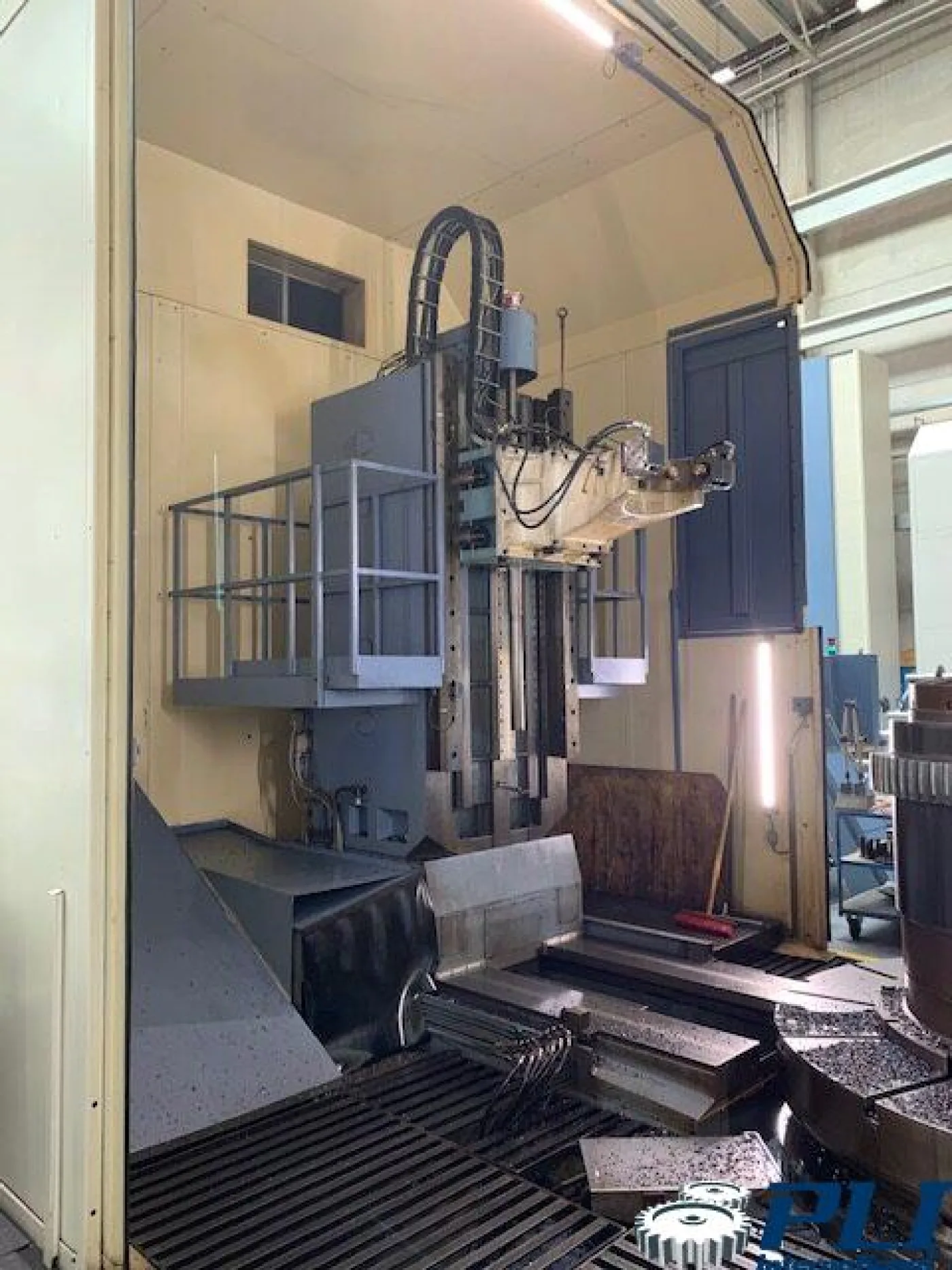 CNC Gear Hobbing Machine – LIEBHERR LC3002 - 6