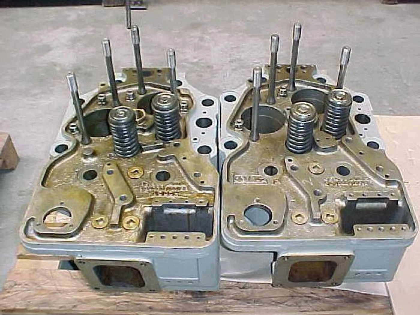 CYLINDER HEADS MWM TBD 510-L6 / L8 - 7