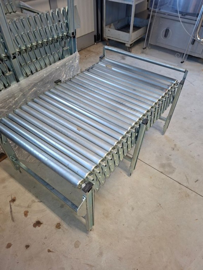 FLEXIBLE ACCORDION-STYLE ROLLER CONVEYOR IN GALVANIZED STEEL, NEW EQUIPMENT