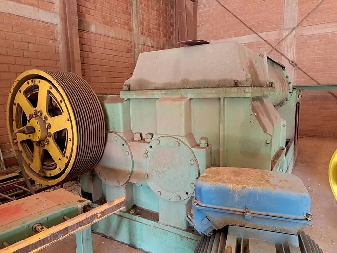 Extrusora VERDÉS 070 R de 65 ton - 1