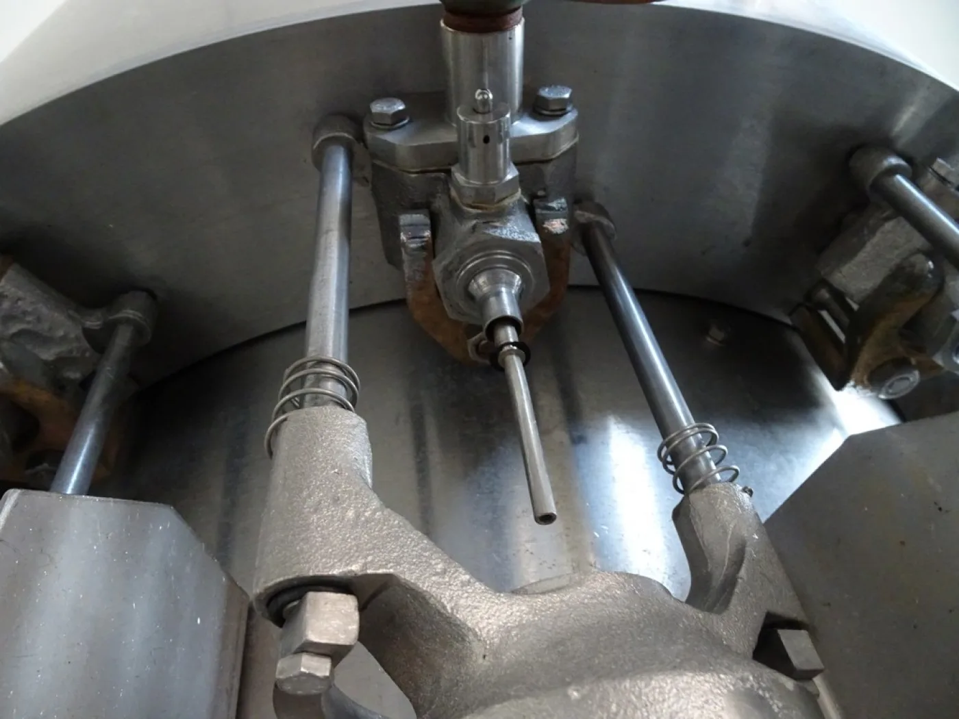 CORTESI ISOBARIC FILLER, YEAR 1980, 12 VALVES, SECOND-HAND MACHINE - 4
