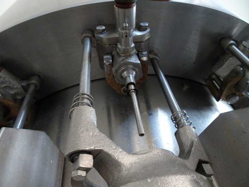 CORTESI ISOBARIC FILLER, YEAR 1980, 12 VALVES, SECOND-HAND MACHINE