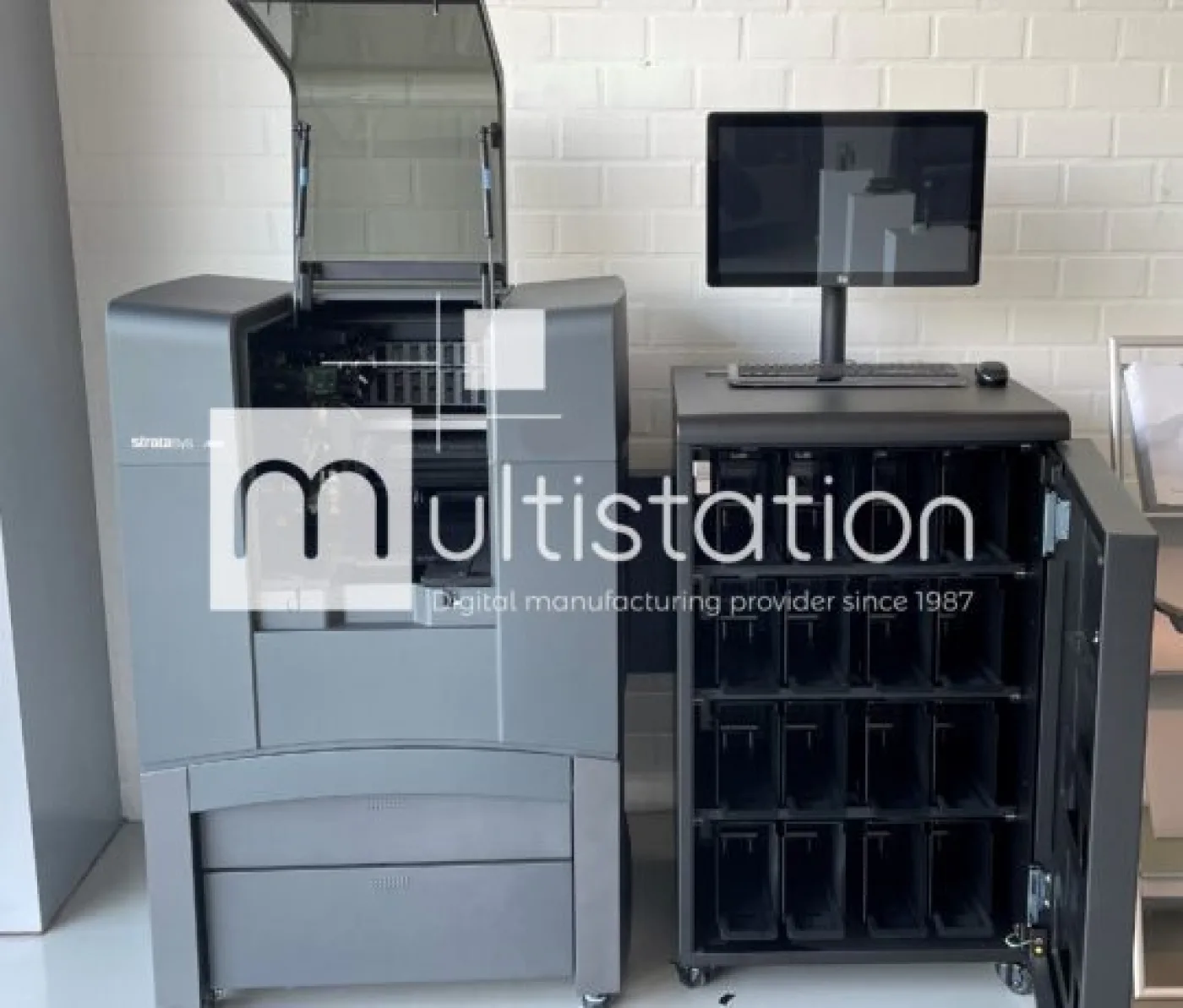 STRATASYS J826 - 1