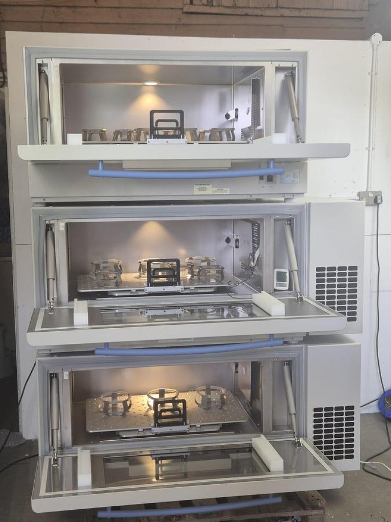 Thermo Scientifi Max SHKE8000 Orbital Shaker-Incubator