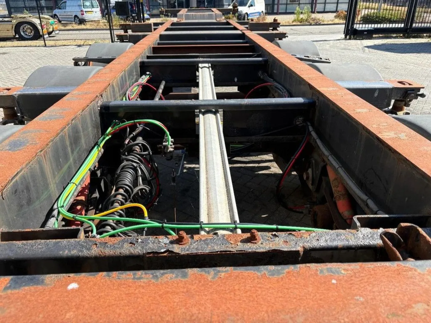 Esmeliler - CONTAINER CHASSIS + 3 AXLE SAF + EXTENDABLE - 7