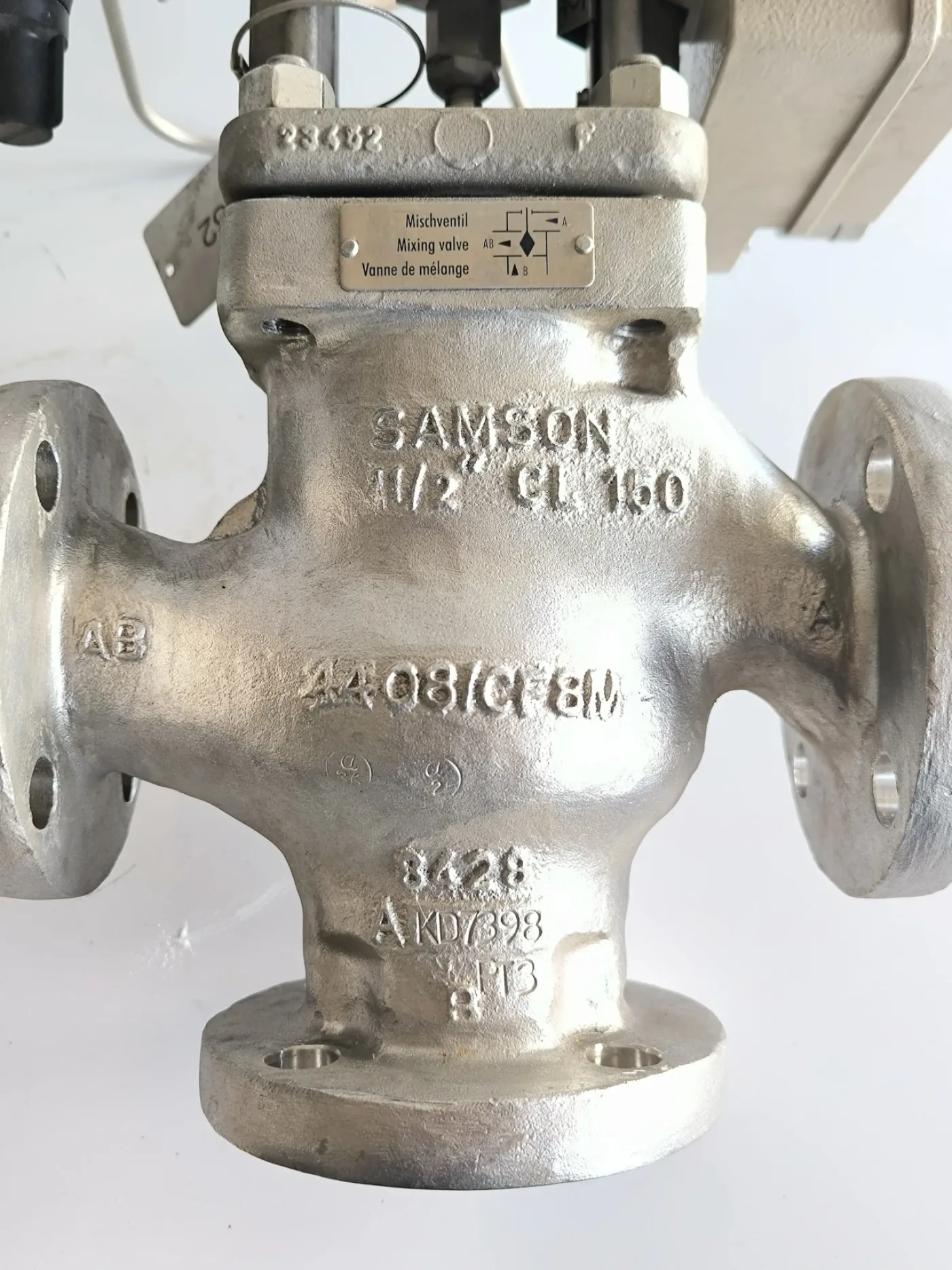 PROPORTIONAL SOLENOID VALVE SAMSON 3271 WITH PNEUMATIC ACTUATOR SAMSON 4765 UNUSED - 6