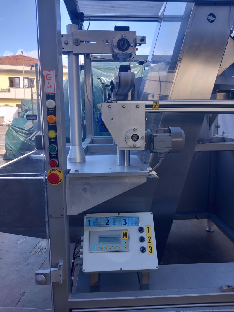 ORIENTATORE FLACONI CON NASTRO – GAMA