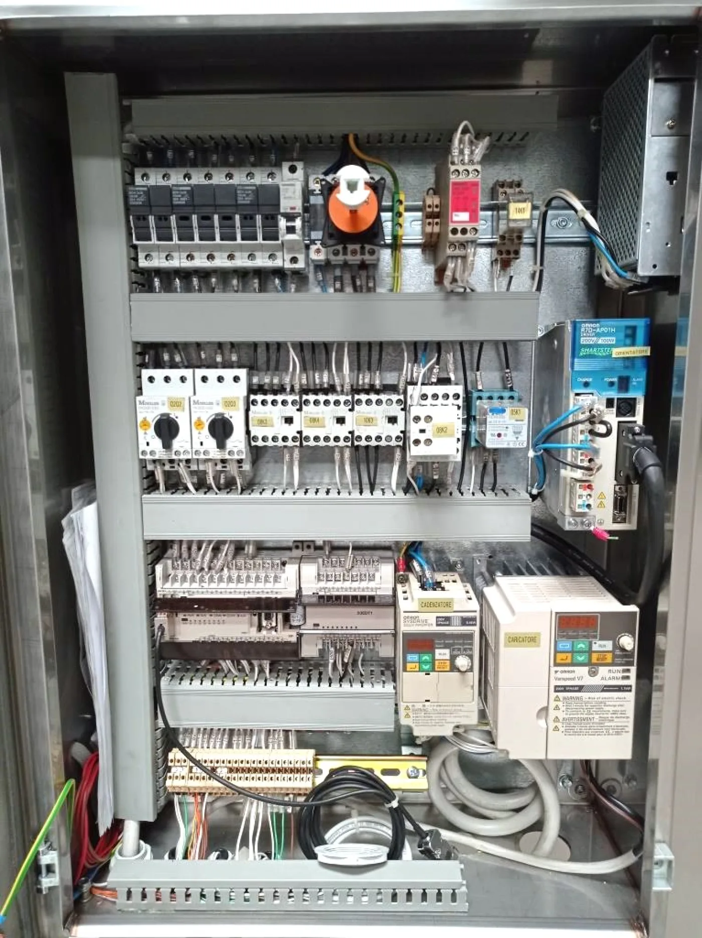 ORIENTATORE ALIMENTATORE PER TAPPI – SARG Mod. STM120 - 8
