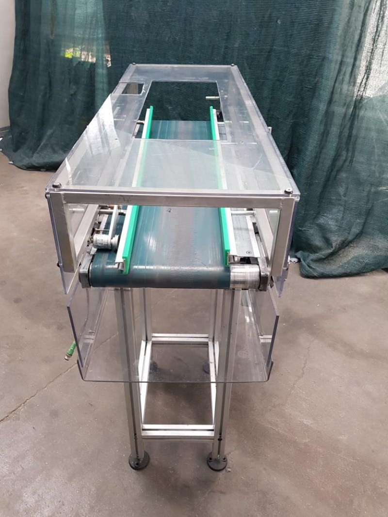 NASTRO A TAPPETO MOTORIZZATO CON VARIATORE DI VELOCITÀ
