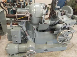 SET COMPLETO DI 3 GENERATORI DI INGRANAGGI CONICI DIRITTI (R + F), GLEASON - 12 - Laxmi Metal & Machines, Rohtak