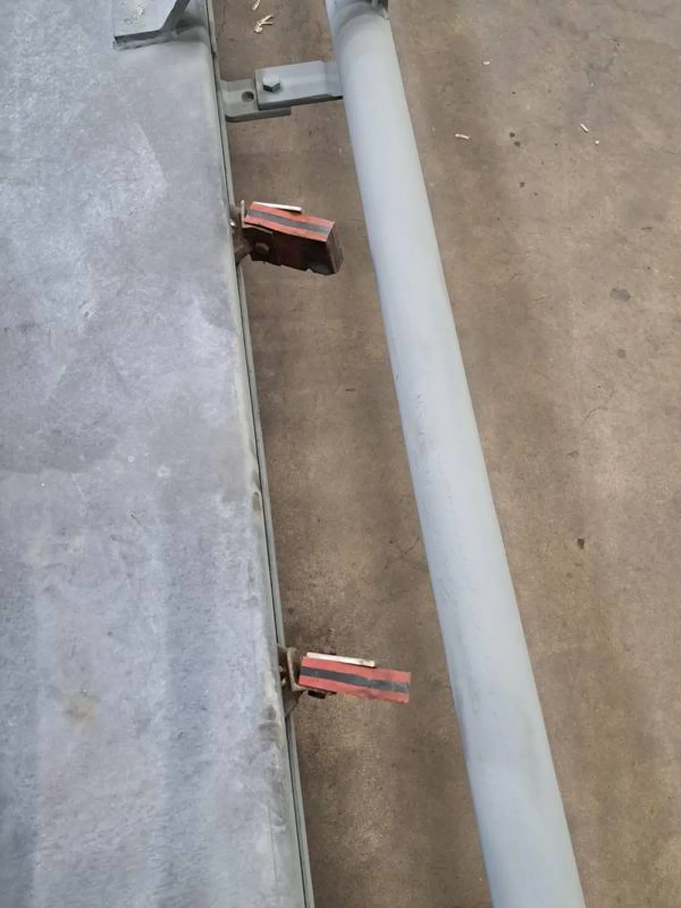 Empty hook conveyor - 6