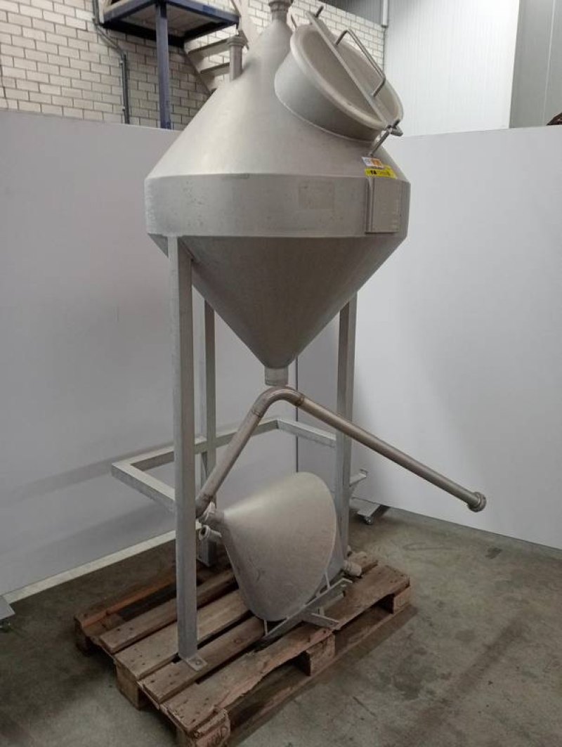 Spinal fluid vacuum system