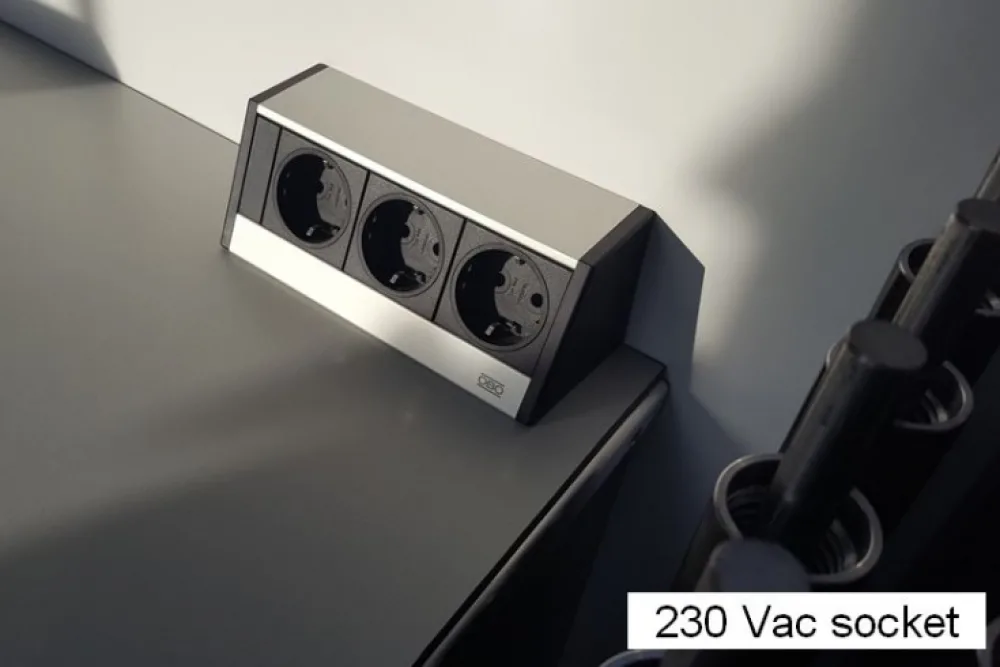 230 Vac Socket