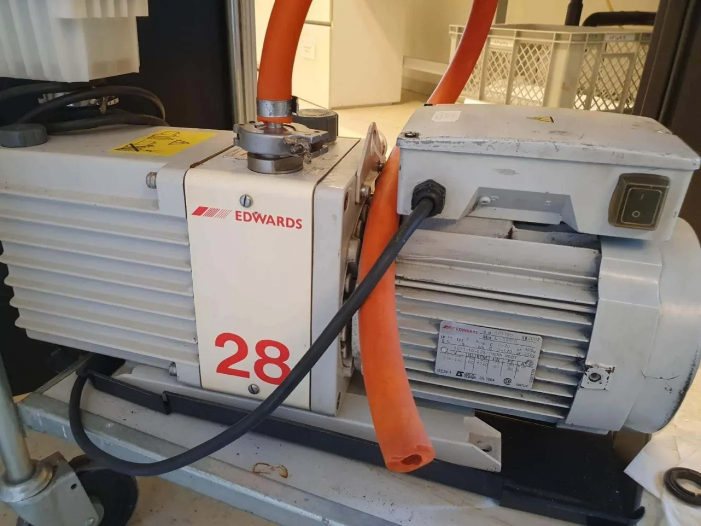 Edwards E2M28 Vacuümpomp - 1