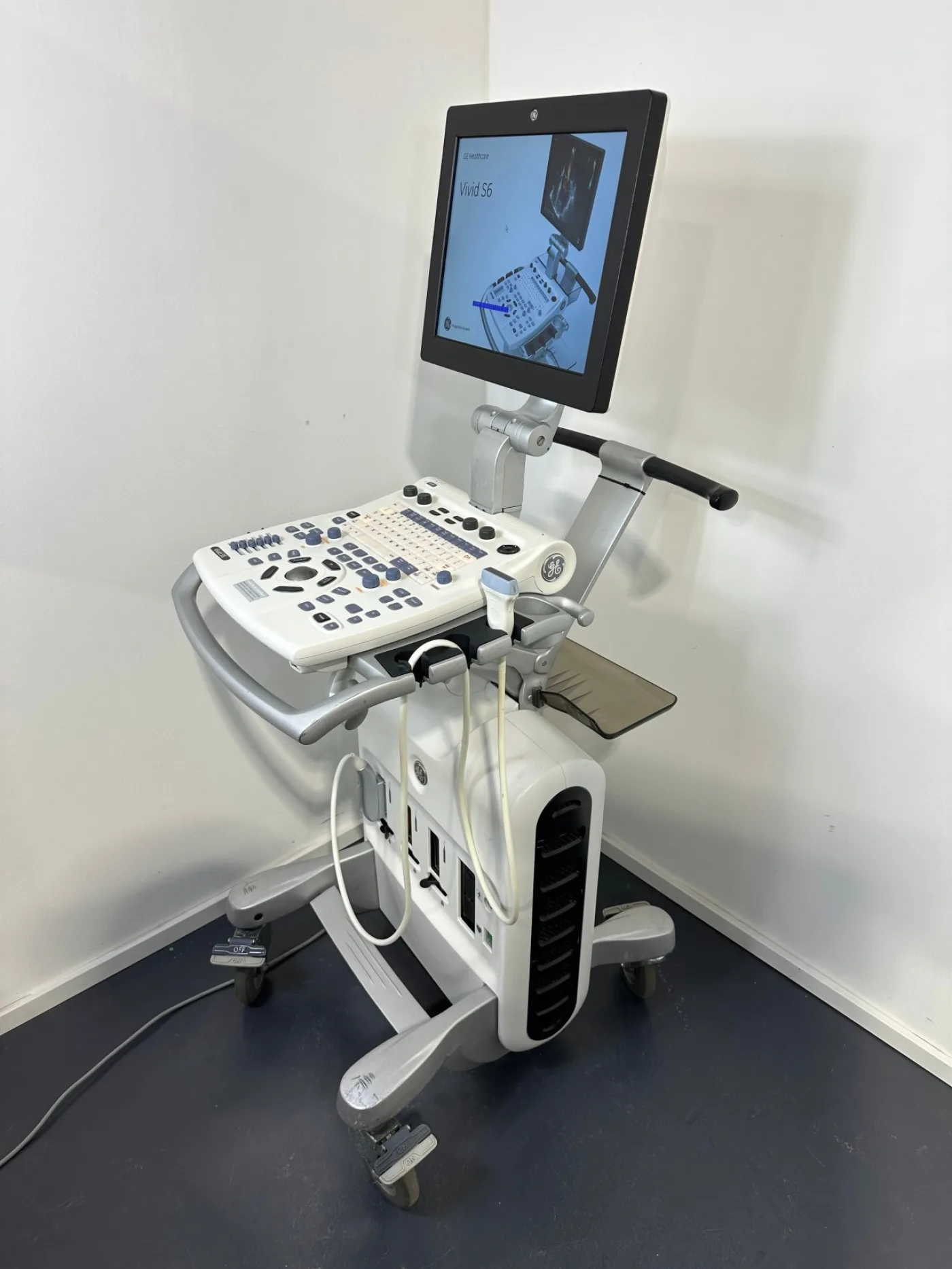 GE Healthcare Technologies Vivid S6 H45041FT Ultraschallfarbdoppler - 2