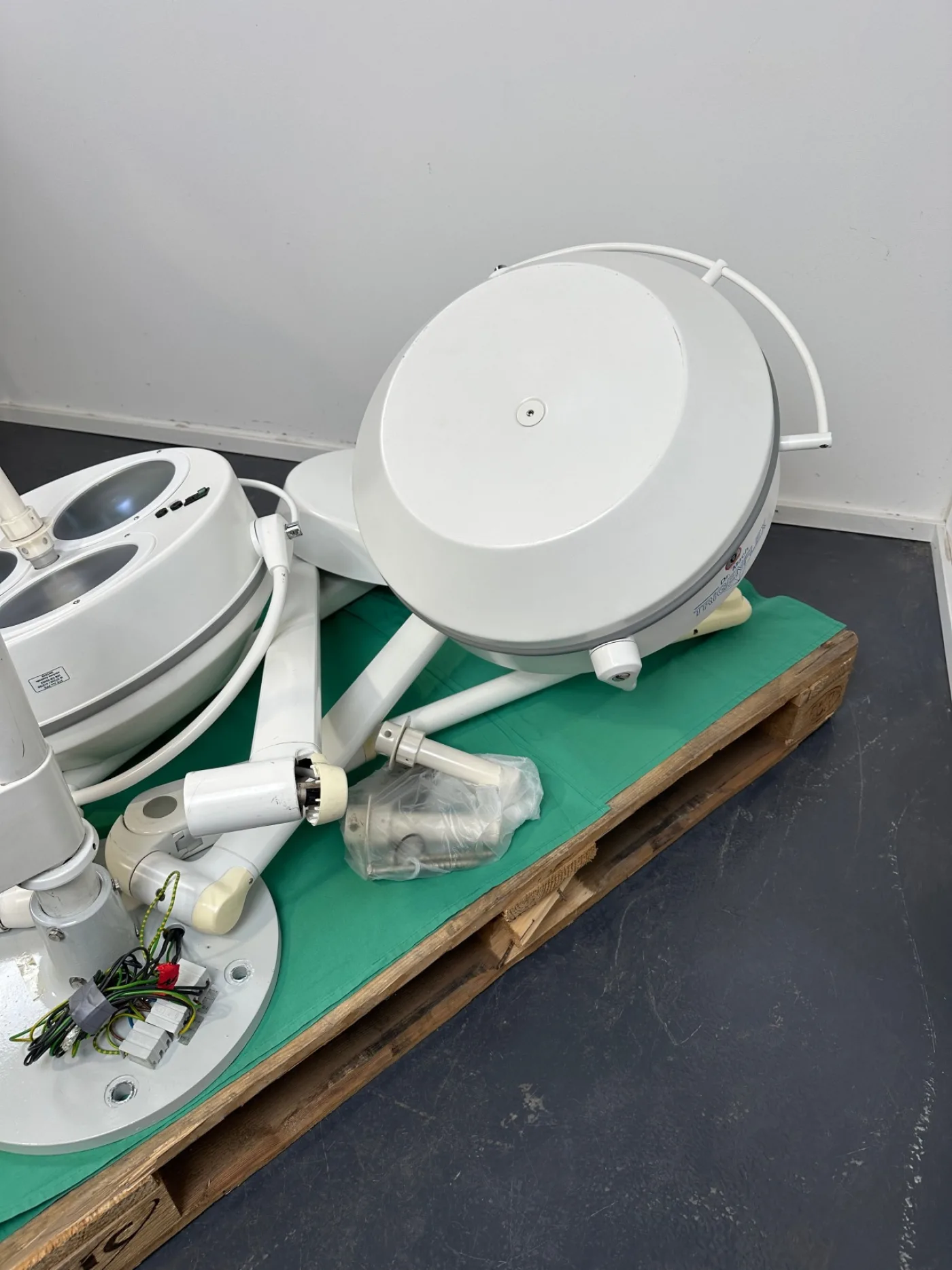Dr. Mach TrigenFlex OP-Lampe Deckenmontage - 5