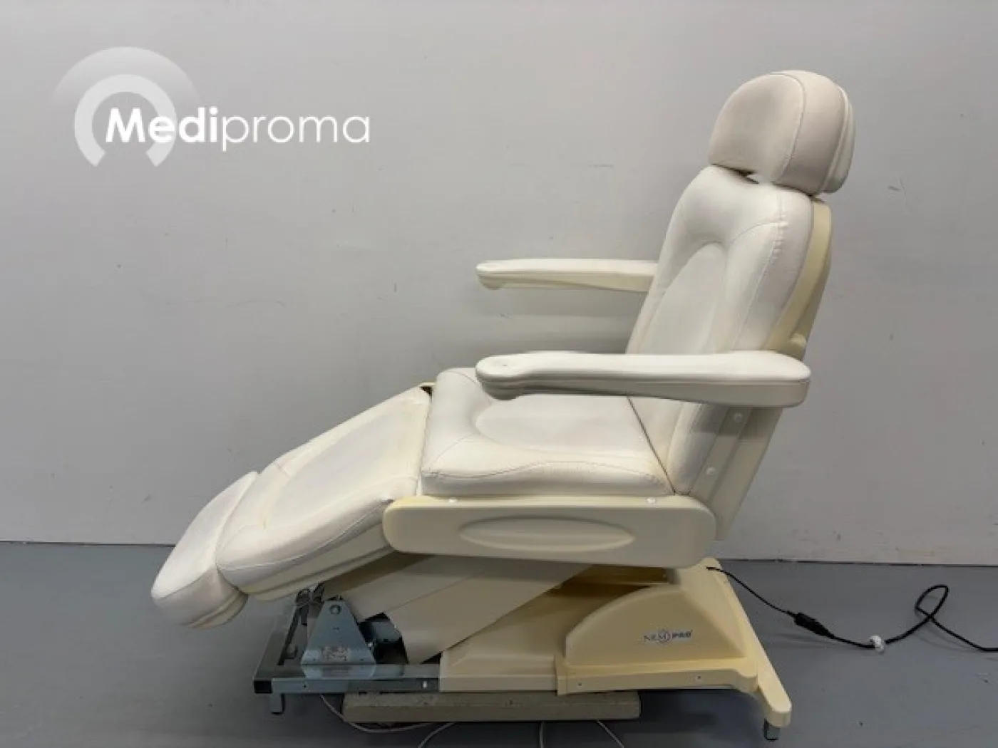 Dancohr 60020 Treatment Chair - 1