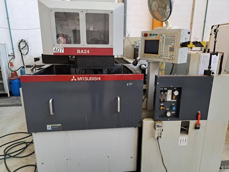 CNC Erosão por fio MITSUBISHI BA24