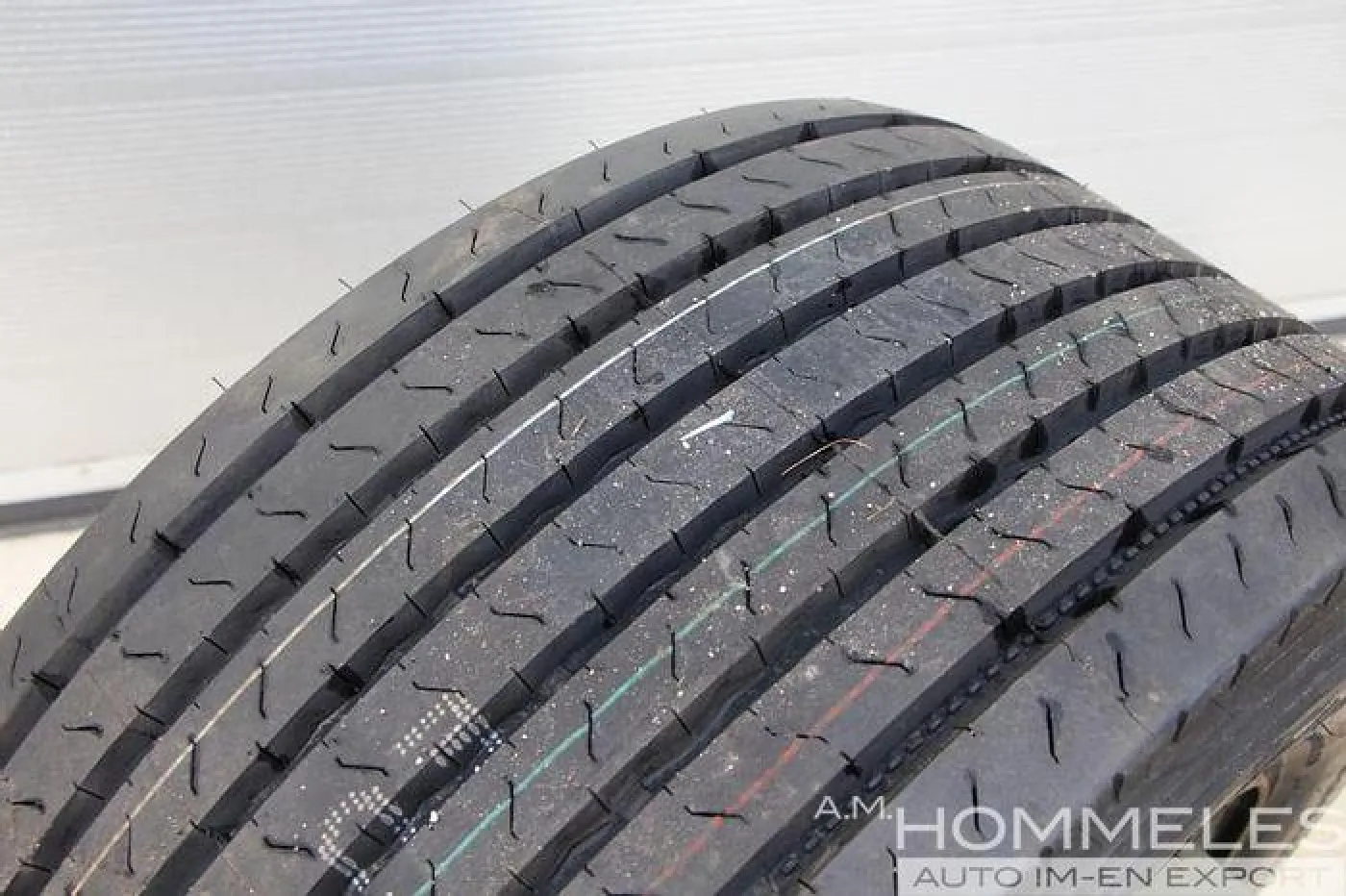 Tire 15x19.5 - 3