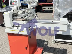 Schlauchbeutel-Packmaschine EUROWRAP - Type EWP-300 (horizontal), Baujahr 2002.