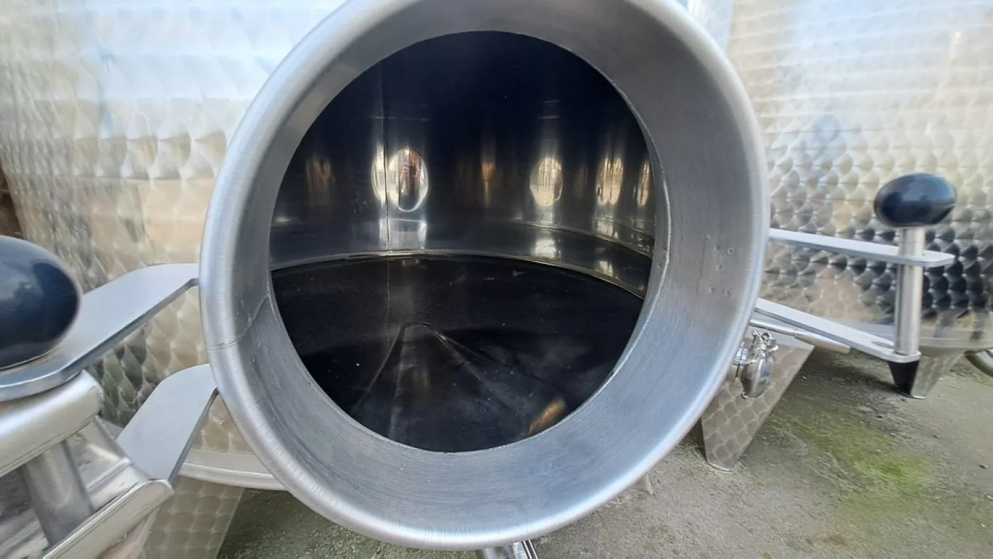 STAINLESS STEEL TANKS, CAPACITY 2500 LITERS, STORAGE MODEL ROUNDED BOTTOM, NEW EQUIPMENT - 4
