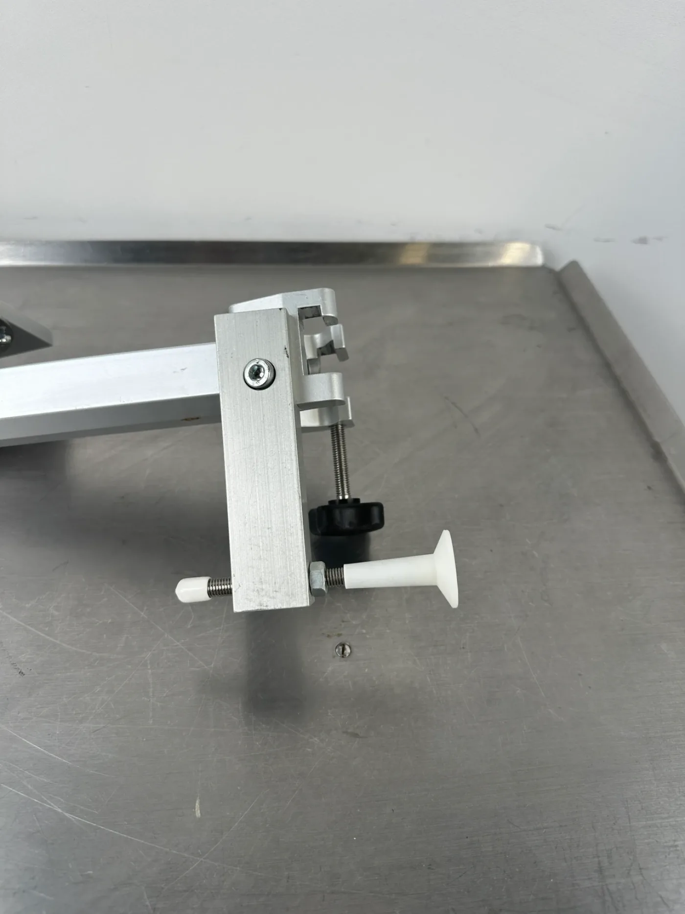 VersaMount medizinischer Gerätehalter / Monitorhalter f. Dräger max. 12 kg - 4