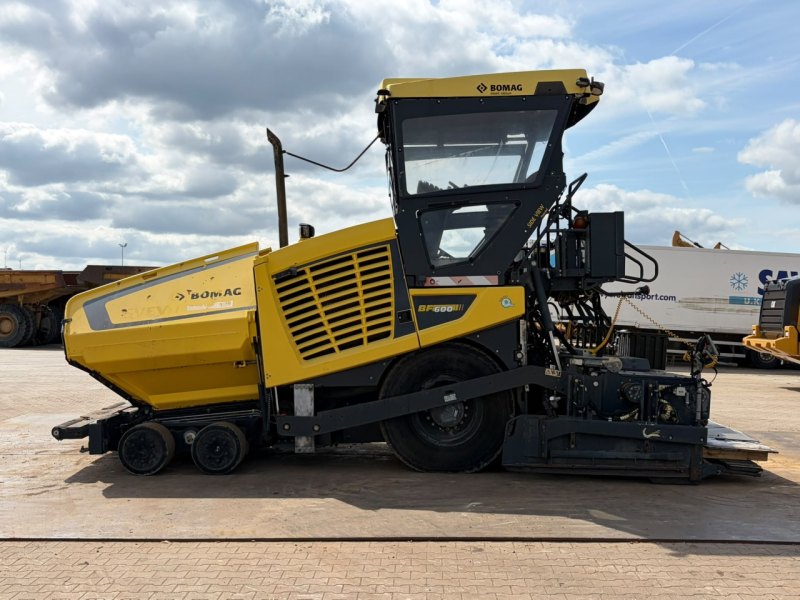 Bomag BF600P-2 incl. 2 x 75 cm extensions