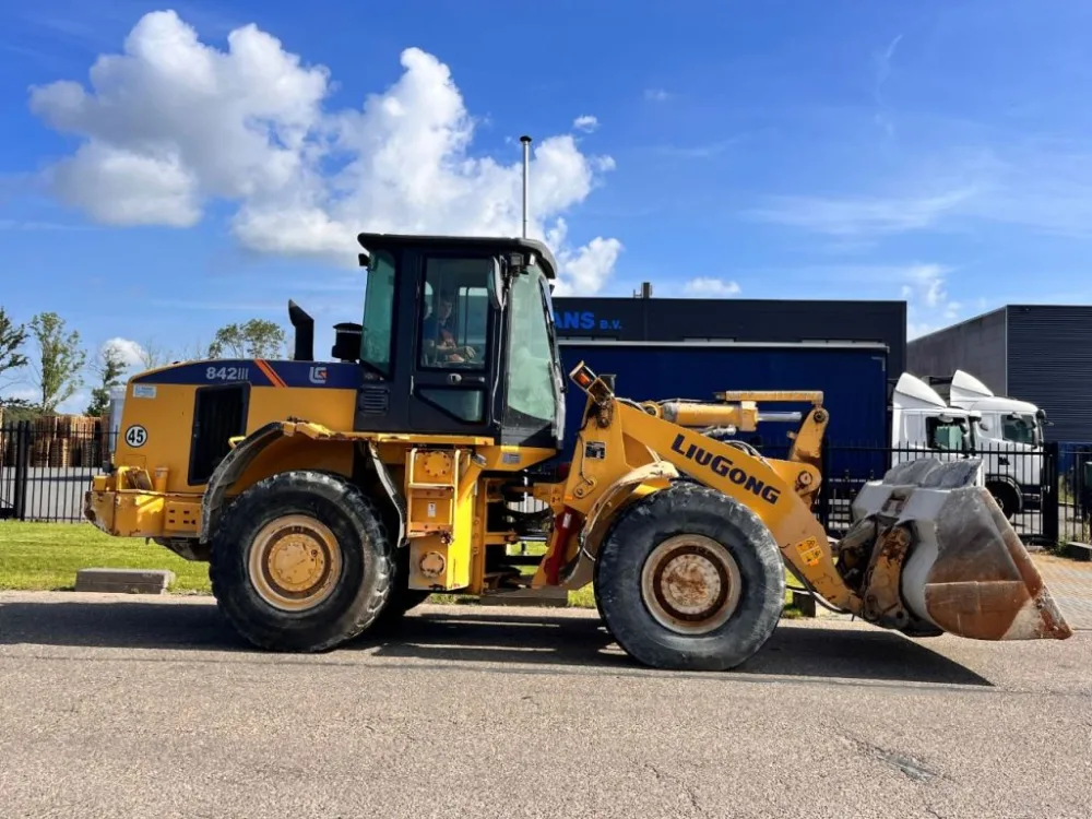 LiuGong /CATERPILLAR CLG842 III