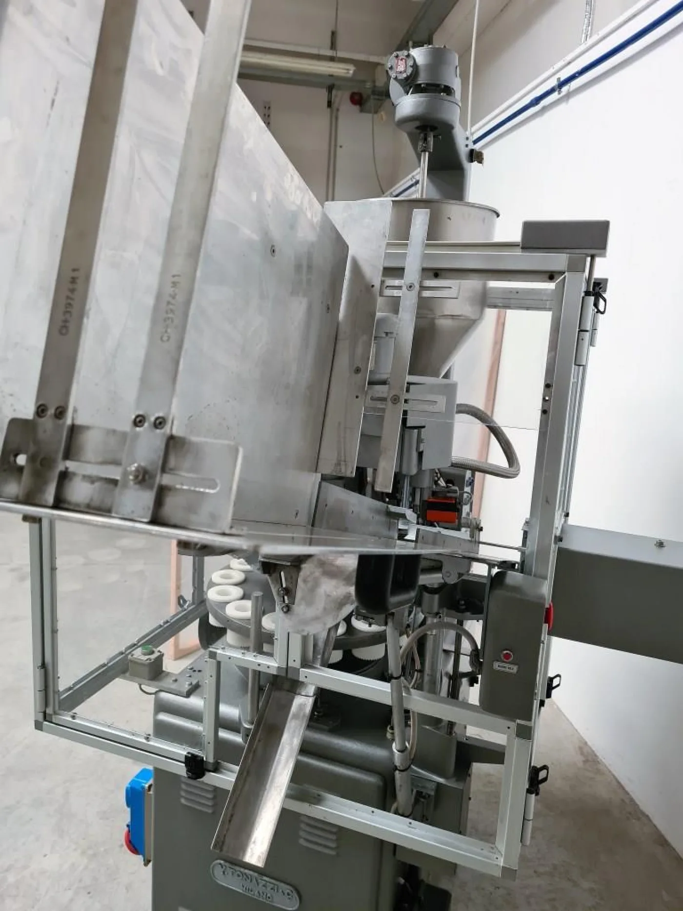 INTUBETTATRICE PER TUBETTI IN PLASTICA – TONAZZI – MOD. GA30S - 6