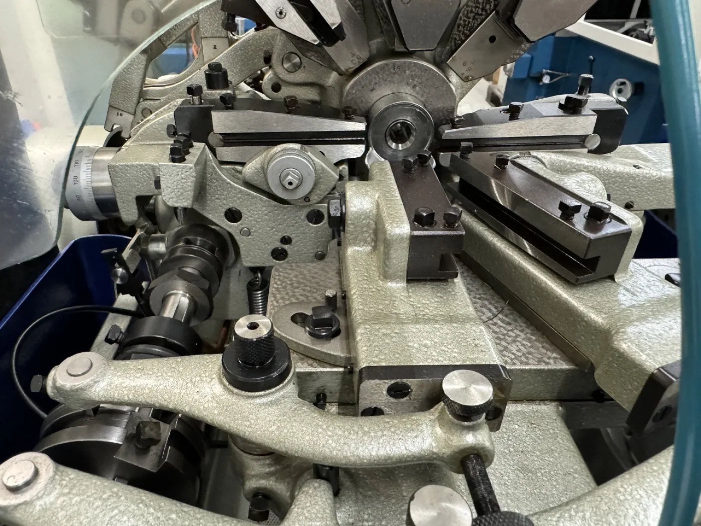 TOUR AUTOMATIQUE A DECOLLETER “TORNOS” TYPE M-7 - 4