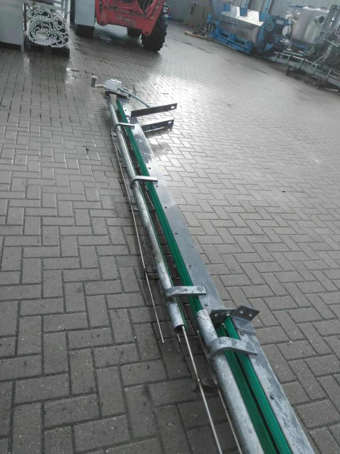 Conveyer empty hooks - 2